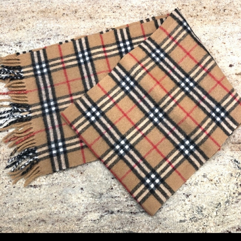 BURBERRY SCARF - Picture 2 of 4